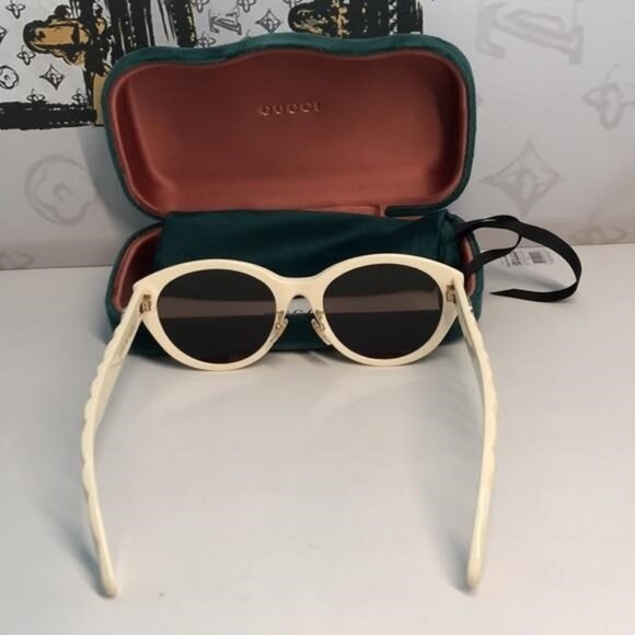 New ✨ Authentic Gucci GG0814SK 002 Sunglasses – Ivory Frame with Brown Lenses ✨ - Picture 10 of 12